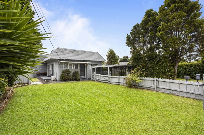 1/2A Eskdale Road, Birkdale, Auckland - Carousel 2