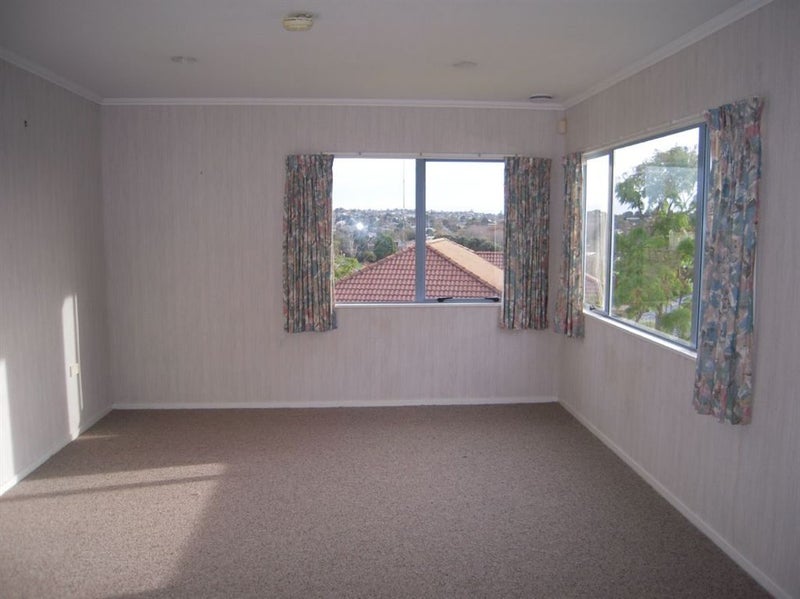17 McFetridge Place, Hillcrest, Auckland - Carousel 9
