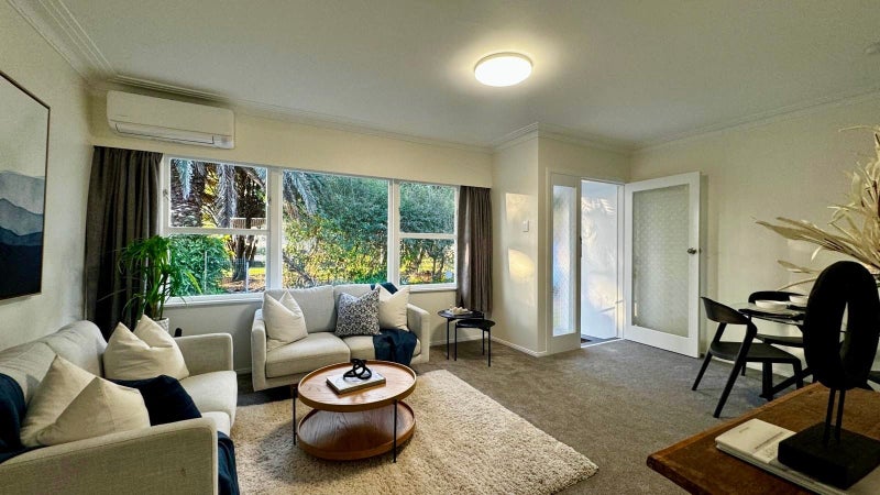 2/35 Wallace Road, Papatoetoe, Auckland - Carousel 1