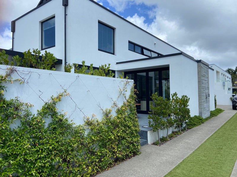 13 Sharon Road, Waiake, Auckland - Carousel 2