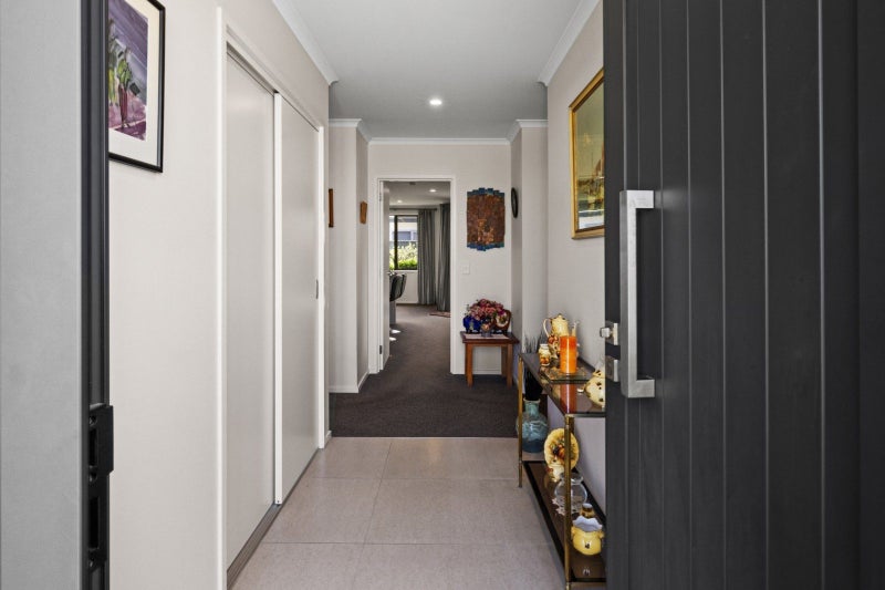 35 Waimakariri Drive, Te Awa, Napier - Carousel 2