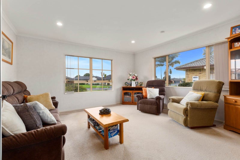 10 Kimptonfields Court, Wattle Downs, Auckland - Carousel 2