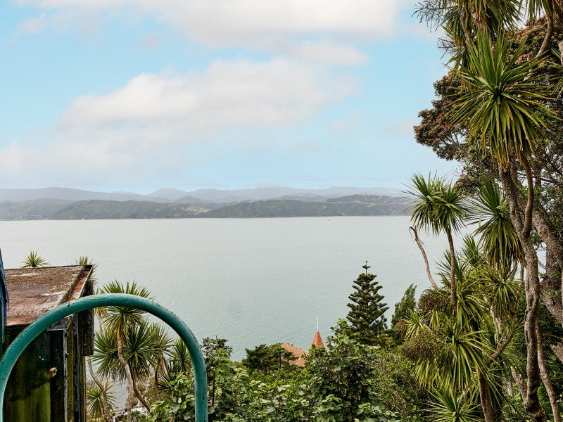 7 Fortification Road, Karaka Bays, Wellington - Carousel 2