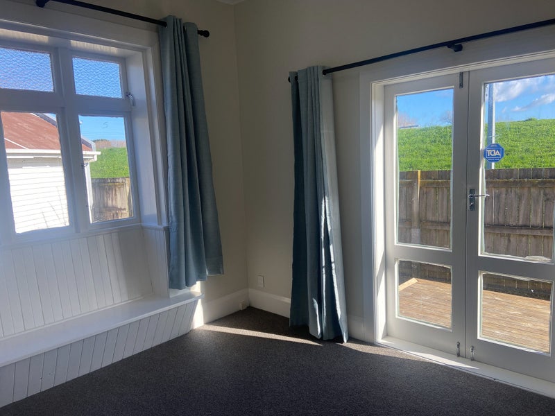 2/33 Richmond Grove, Woburn, Lower Hutt - Carousel 2