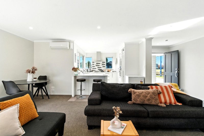 196 The Boulevard, Papamoa Beach, Papamoa - Carousel 1