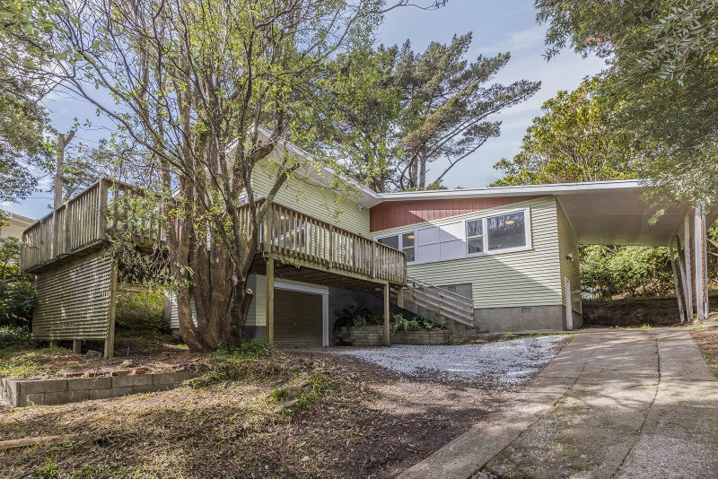 8 Glanmire Road, Newlands, Wellington - Carousel 1