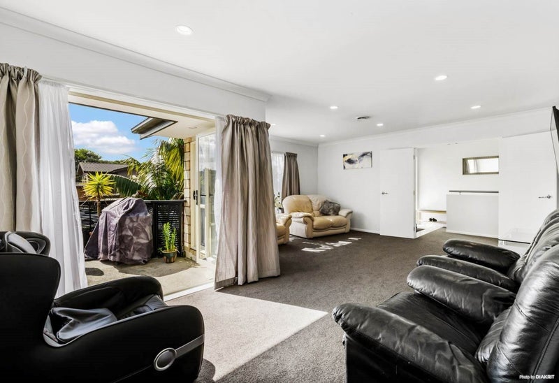 6 Mandival Avenue, Flat Bush, Auckland - Carousel 2