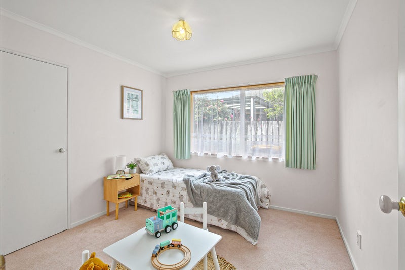 7 Kinross Drive, Merrilands, New Plymouth - Carousel 16