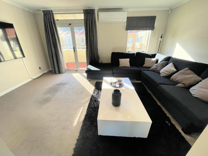 72/305 Evans Bay Parade, Hataitai, Wellington - Carousel 1