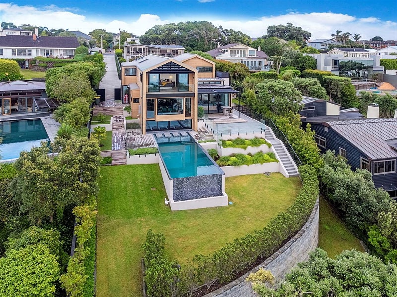 24 Seacliffe Avenue, Belmont, Auckland - Carousel 1