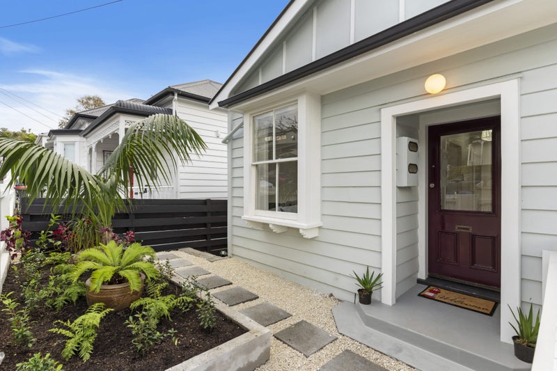 16 Ireland Street, Freemans Bay, Auckland - Carousel 1