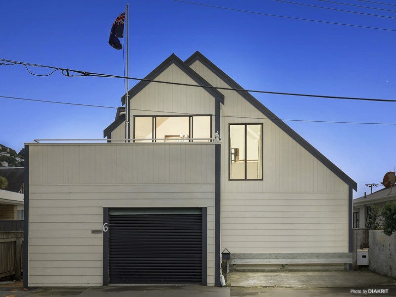 6 Rua Street, Lyall Bay, Wellington - Carousel 1