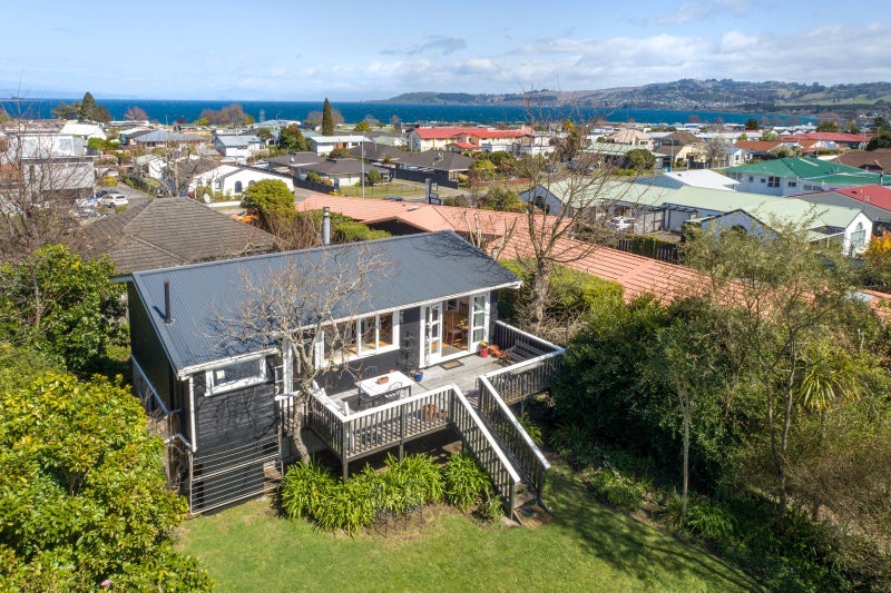 3/142 Te Heuheu Street, Taupō - Carousel 1