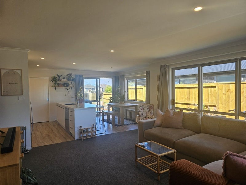 21 ROYAL CRESCENT, Papamoa, Tauranga - Carousel 2