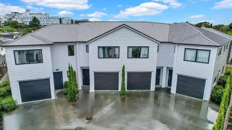 8/29 Beatty Street, Melville, Hamilton - Carousel 1