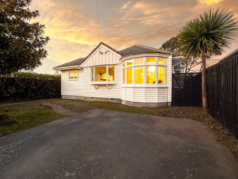 37 Arnold Street, Sumner, Christchurch - Carousel 1