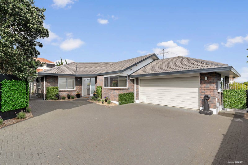 2/7 Tumbridge Place, Somerville, Manukau - Carousel 1