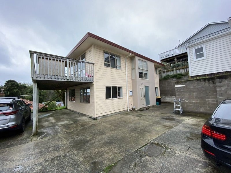 11C Lerwick Terrace, Melrose, Wellington - Carousel 1