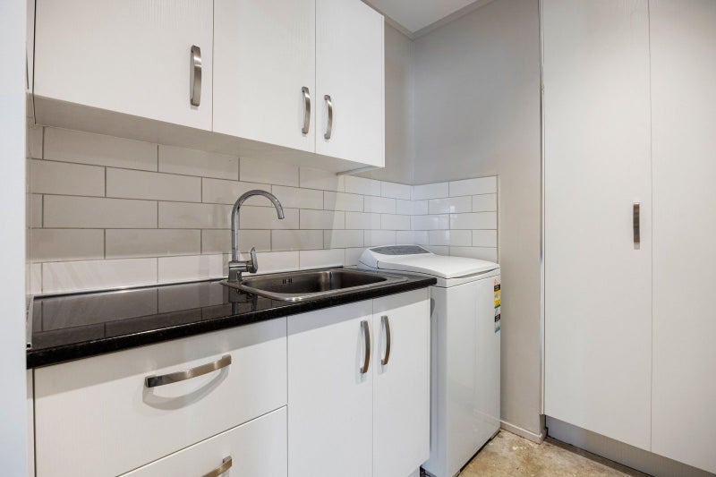 16 Woodland Drive, Flagstaff, Hamilton - Carousel 13