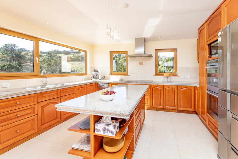 7 Craigieburn Lane, Mount Pleasant, Christchurch - Carousel 2