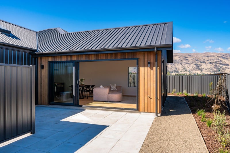 6 Simpson Crescent, WANAKA - Carousel 22