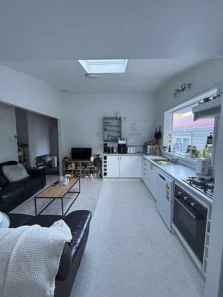 13 Adams Terrace, Aro Valley, Wellington - Carousel 2