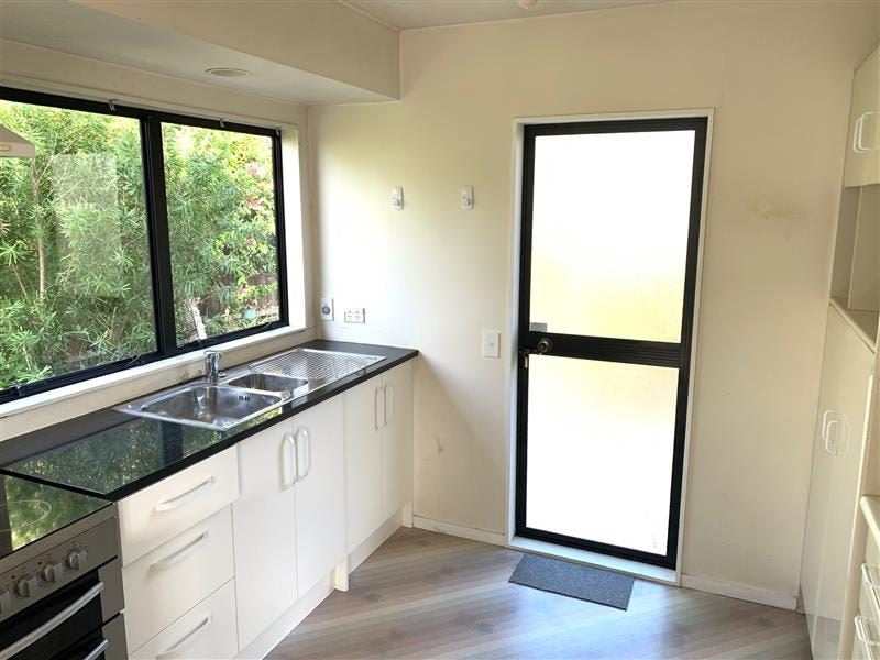 2/12 Hebron Road, Waiake, Auckland - Carousel 2