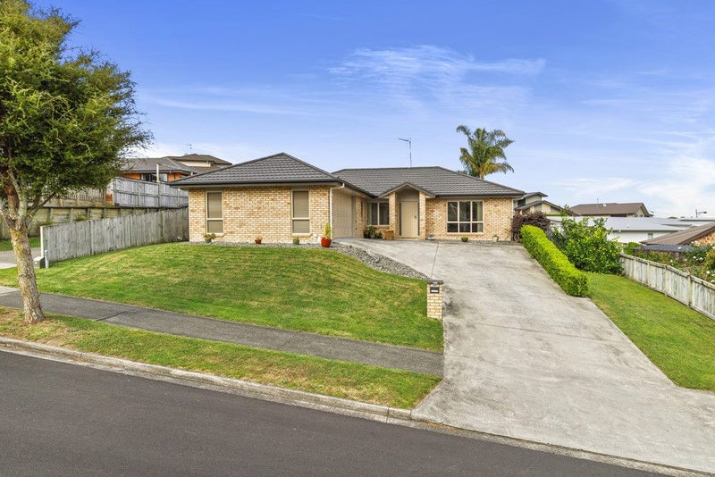 26 The Ford, Huntington, Hamilton - Carousel 20