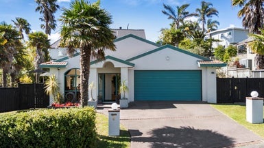 8 Taroka Close, Pinehill, Auckland - Carousel 1