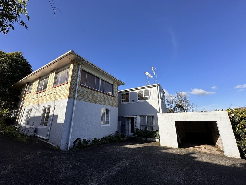 71 Ngatiawa Street, One Tree Hill, Auckland - Carousel 2