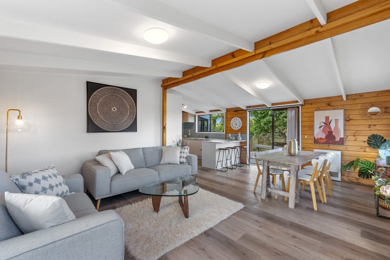 41 Pinehurst Place, Wattle Downs, Auckland - Carousel 2