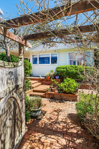 2 Simla Crescent, Khandallah, Wellington - Carousel 2