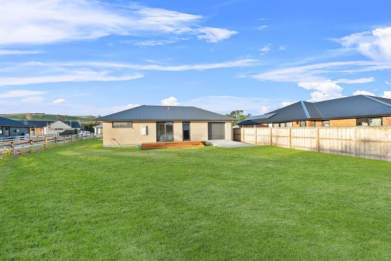 22 Foster Place, Amberley, Amberley - Carousel 14