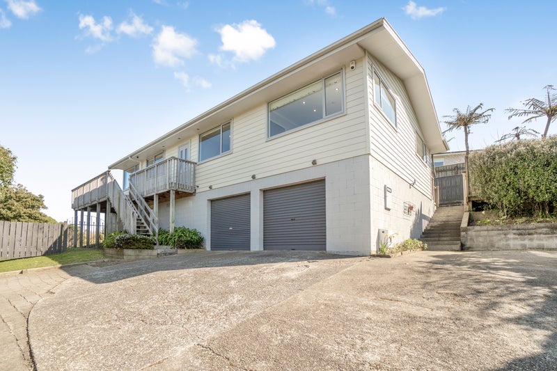 43 Cedar Street, Maungaraki, Lower Hutt - Carousel 1