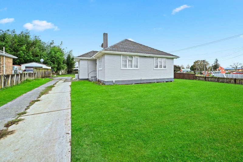 2 Emerson Place, Enderley, Hamilton - Carousel 2