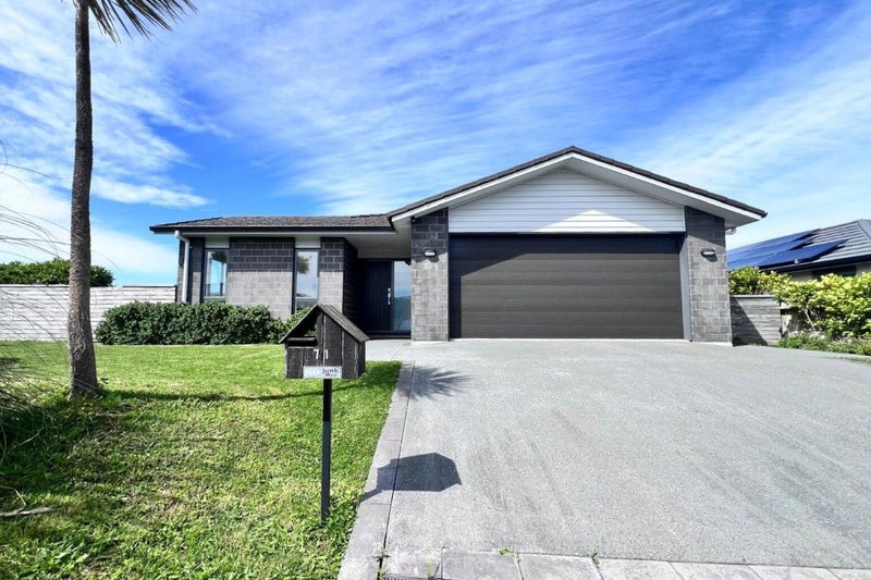 71 John Burke Drive, Aotea, Porirua - Carousel 1
