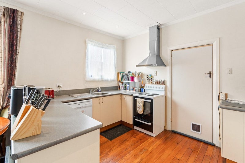 7 Athol Place, Ravensbourne, Dunedin - Carousel 2