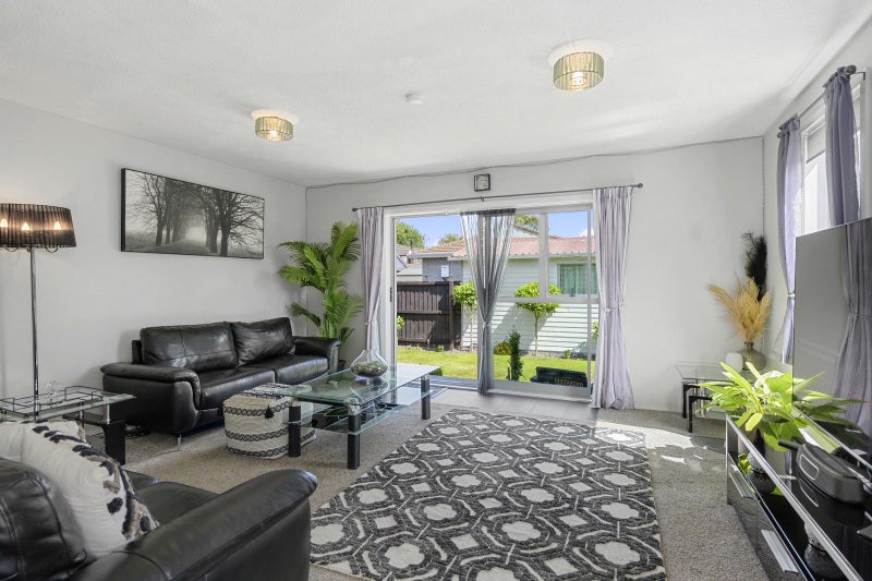 2/62A MacKenzie Avenue, Woolston, Christchurch - Carousel 2