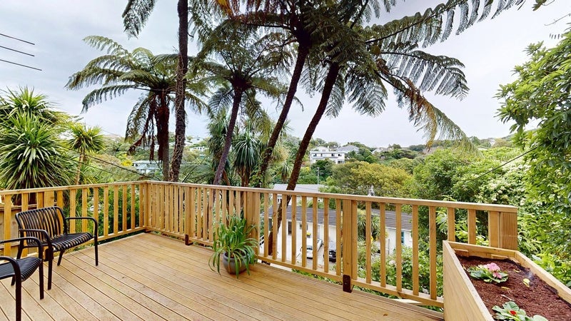 44 Delhi Crescent, Khandallah, Wellington - Carousel 1