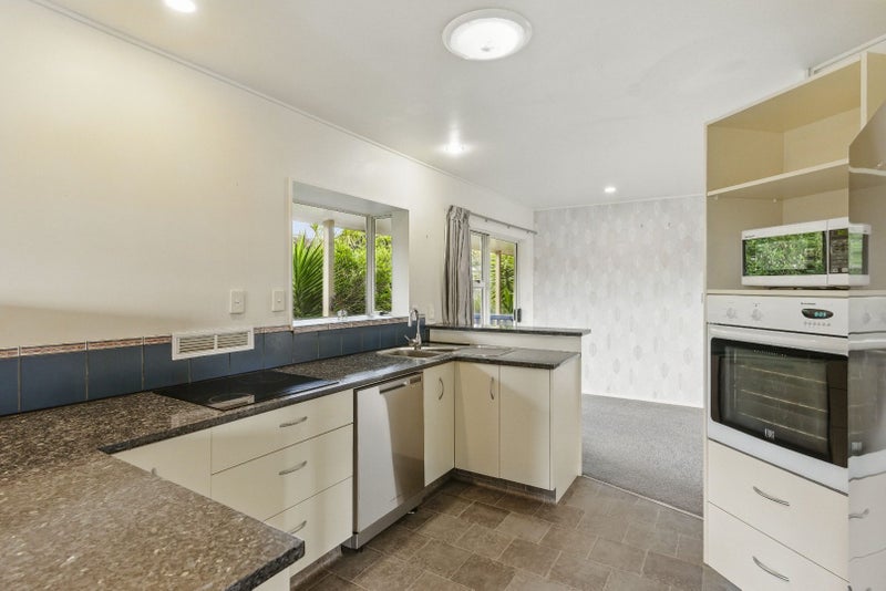9 Takitimu Street, Waitarere Beach, Levin - Carousel 2