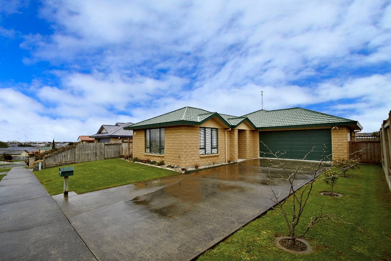 25 Logan Way, Kelvin Grove, Palmerston North - Carousel 1