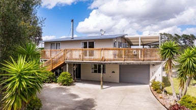 10 Awatea Street, Mangawhai Heads, Mangawhai - Carousel 1