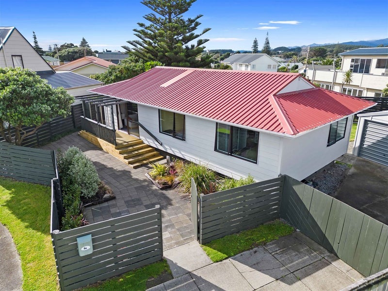 9A Scott Avenue, Otaki Beach, Otaki - Carousel 2