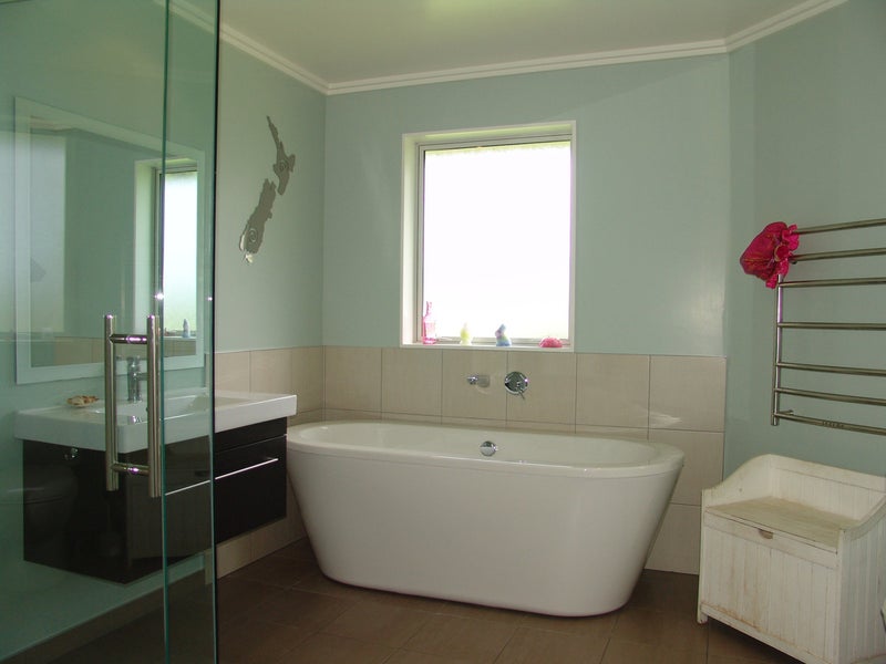 196F Inglefield Street, Pirongia, Te Awamutu - Carousel 21