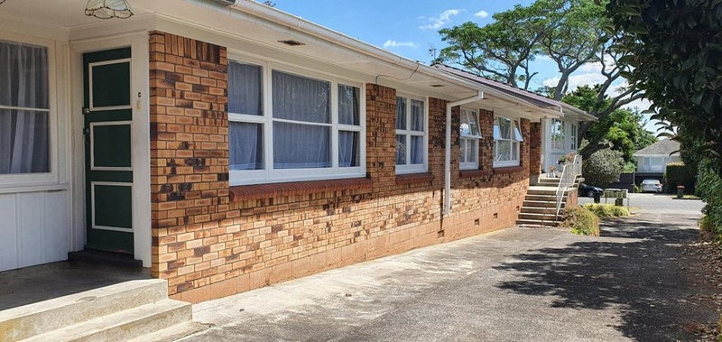 8C Fairleigh Avenue, Mount Albert, Auckland - Carousel 1