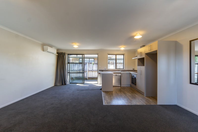 5/102 Old Farm Road, Hamilton East, Hamilton - Carousel 1
