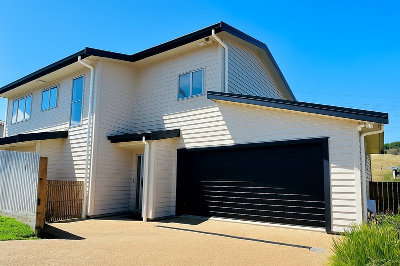 63 Atherton terrace, Churton Park, Wellington - Carousel 1