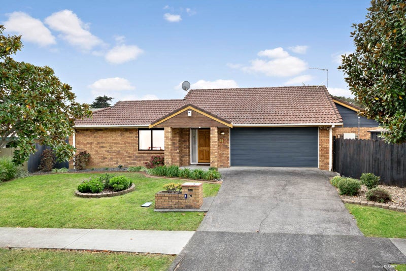 1 West Fairway, Golflands, Auckland - Carousel 1