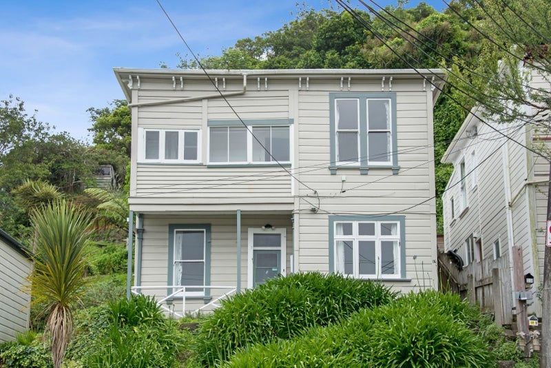 17 Essex Street, Aro Valley, Wellington - Carousel 1