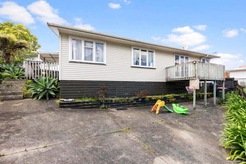 2/23 Luckens Road, West Harbour, Auckland - Carousel 2
